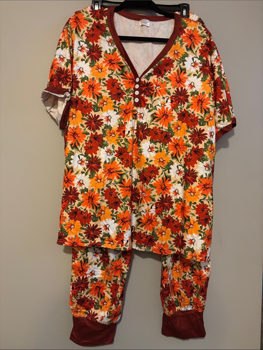 Women's Floral Short-Sleeve Pajama Set in Orange and Rust with Pockets